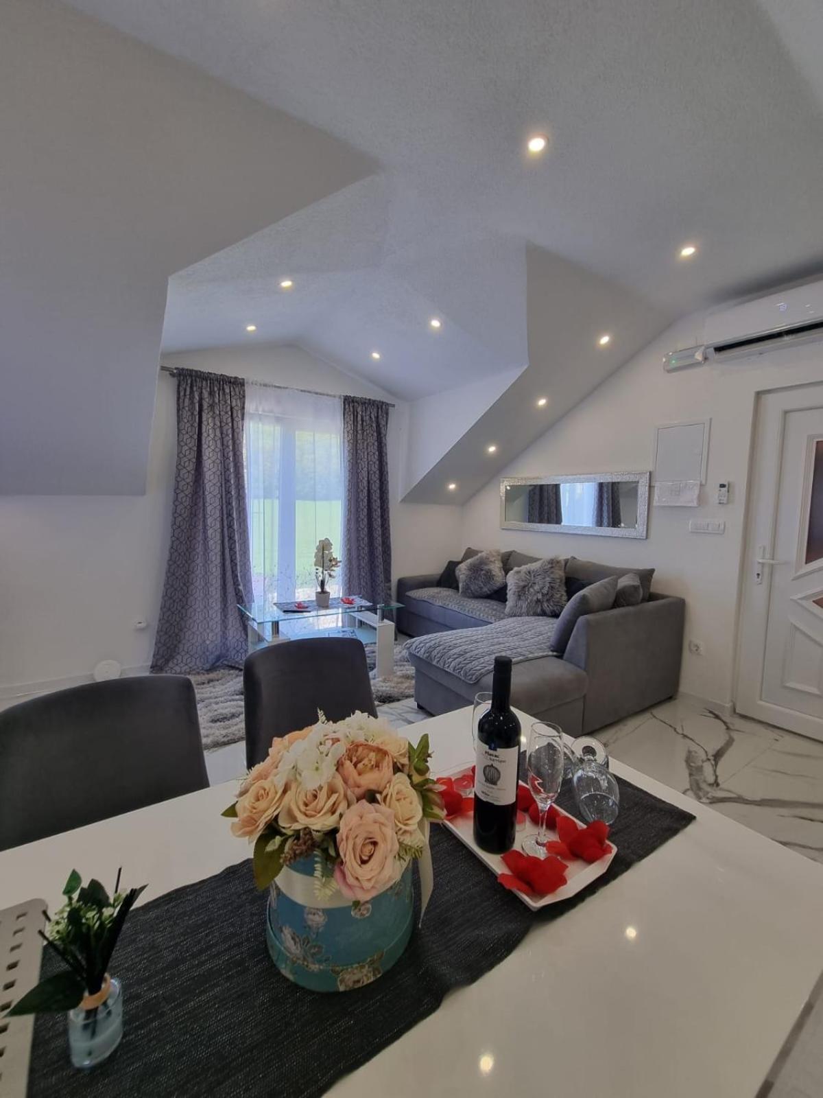 Luxury Apartment Megy 오토칵 외부 사진