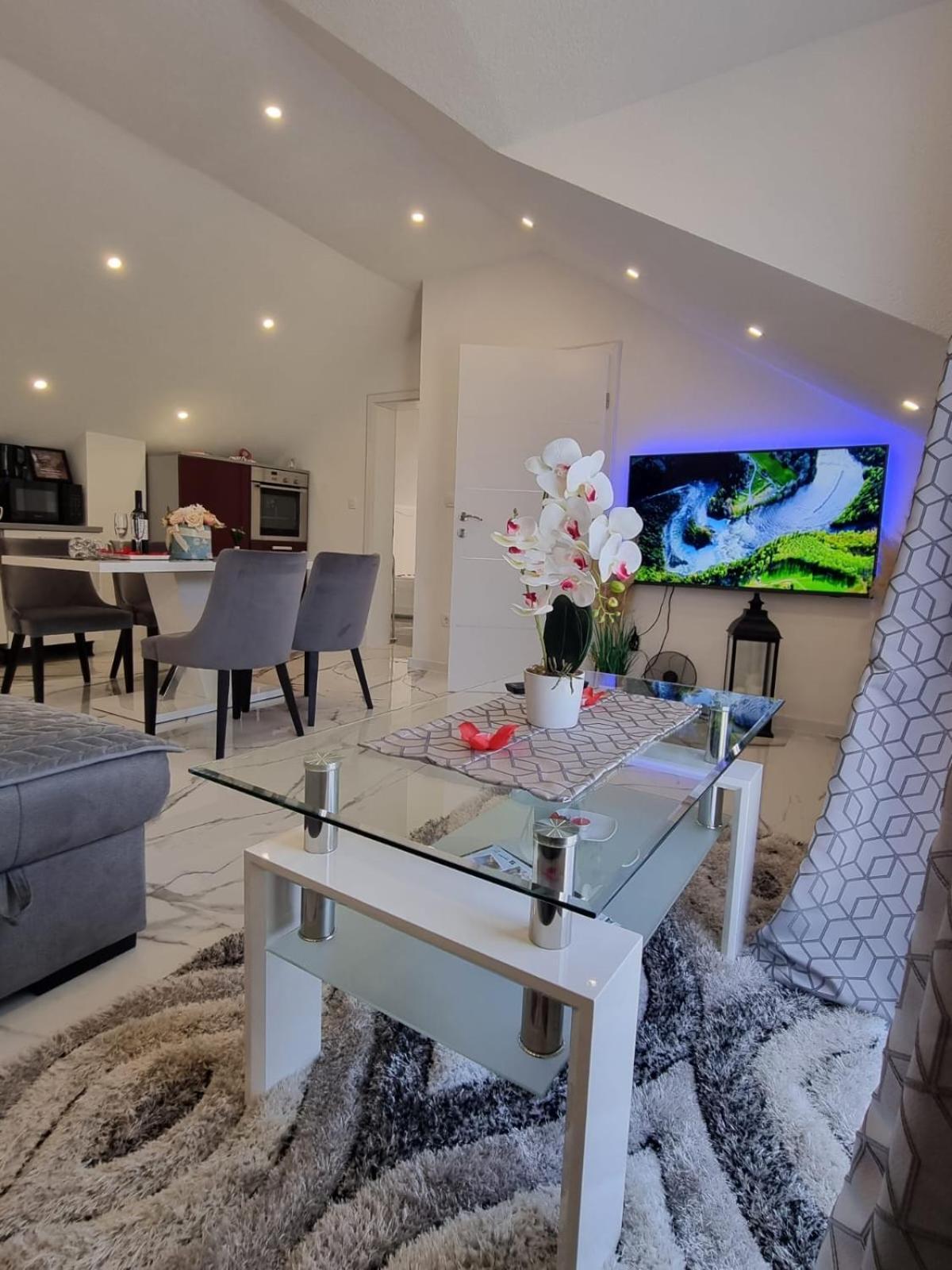 Luxury Apartment Megy 오토칵 외부 사진