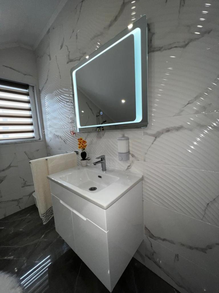 Luxury Apartment Megy 오토칵 외부 사진
