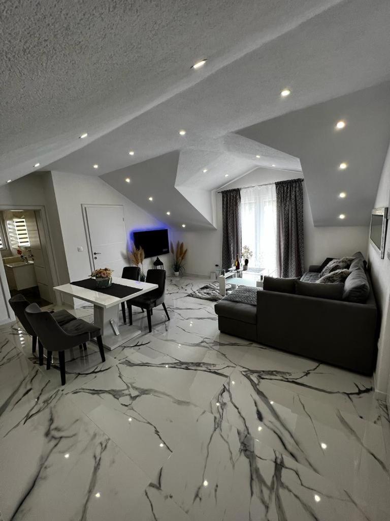 Luxury Apartment Megy 오토칵 외부 사진